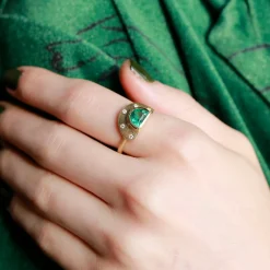 Brooke Gregson ENGRAVED HALF MOON STARLIGHT EMERALD RING Hot